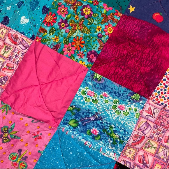 Whimsical lap quilt - Picture 5 of 6